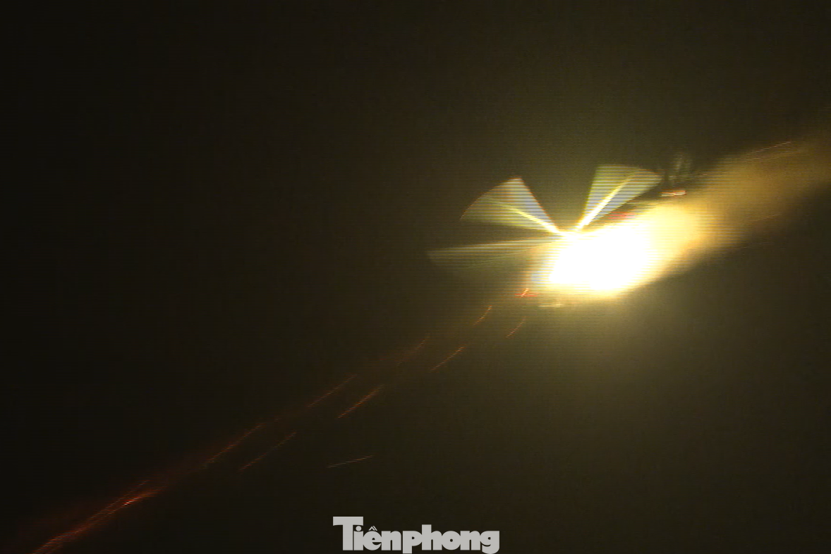 Tổ bay Mi bắn rốc két vào mục tiêu ban đêm tại trường bắn Như Xuân