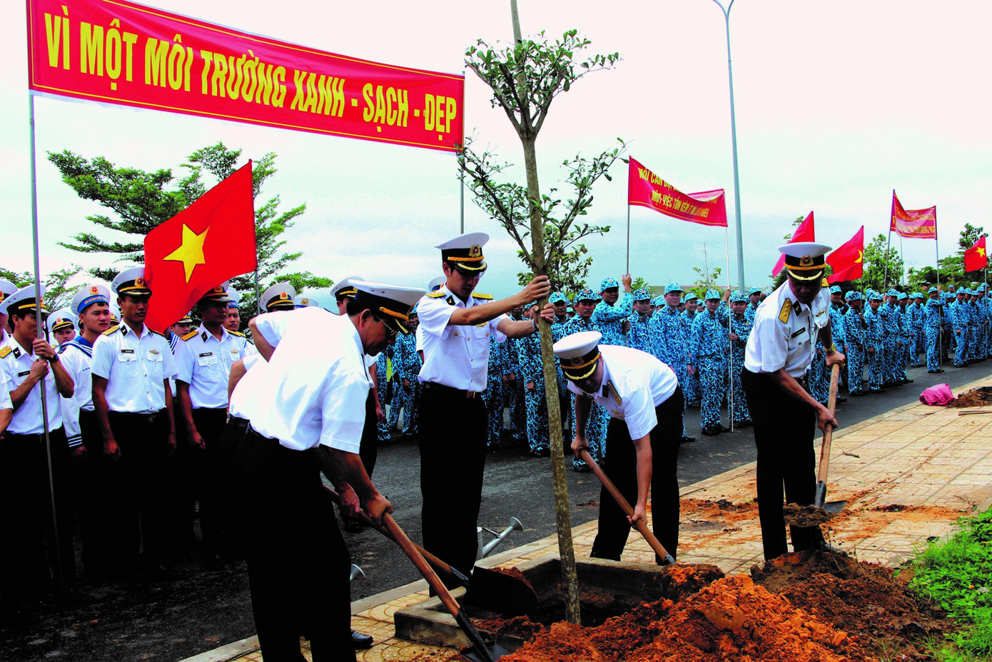 Tết trồng cây ở Lữ đoàn 189