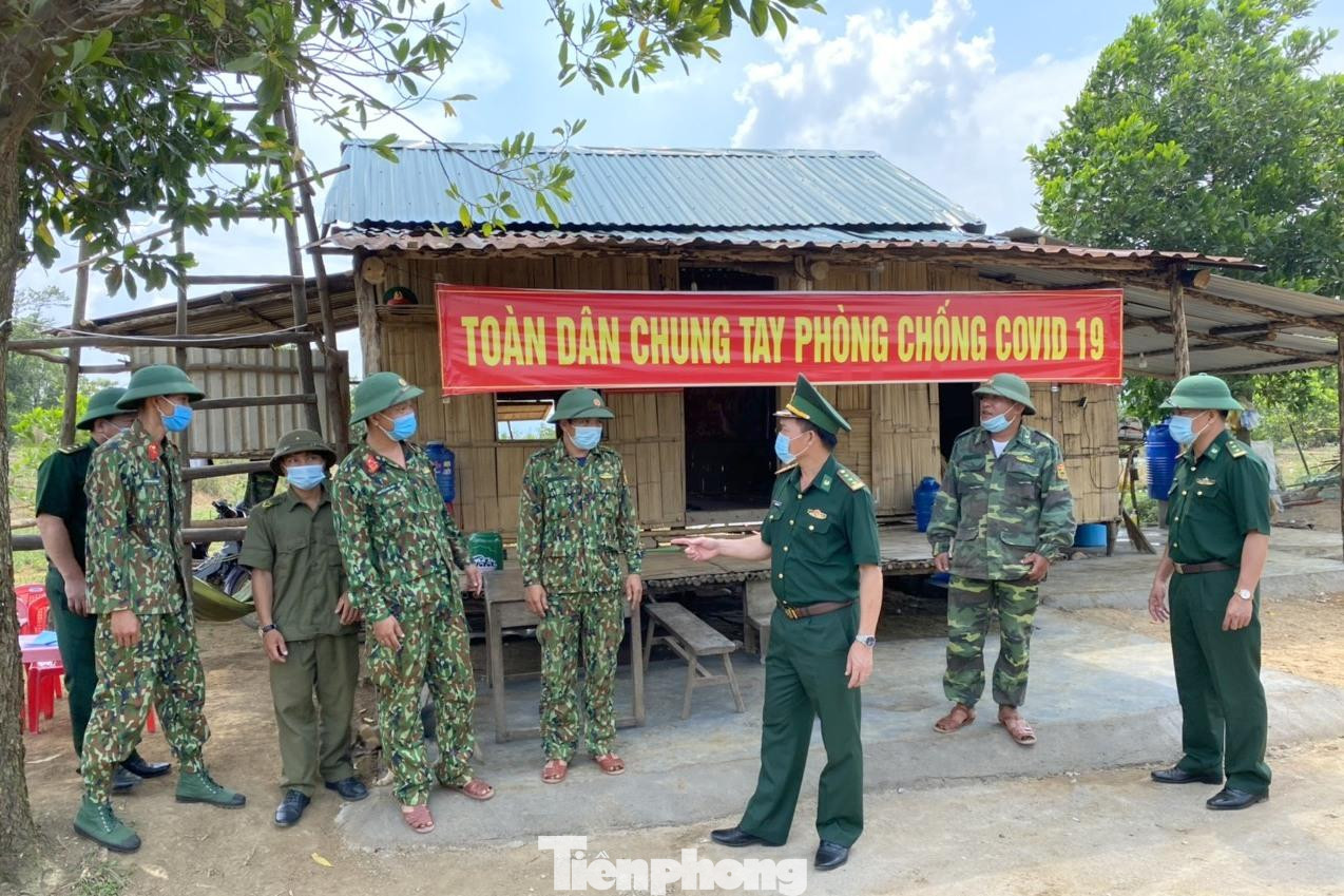 Kiểm tra công tác phòng chống dịch tại các tổ, chốt Kiểm tra công tác phòng chống dịch tại các tổ, chốt