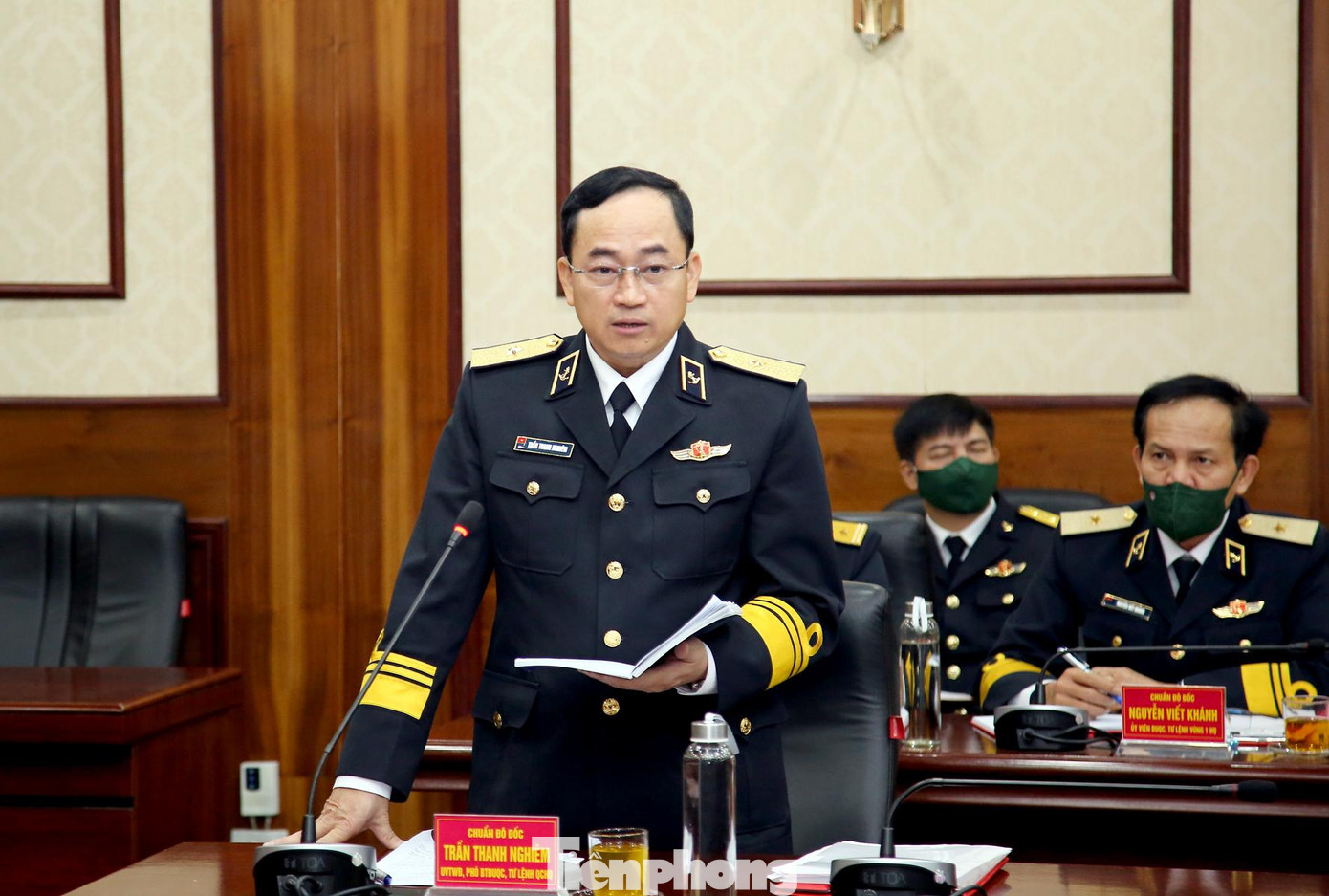 Chuẩn Đô đốc Trần Thanh Nghiêm - Tư lệnh Hải quân, thông báo kết quả lãnh đạo thực hiện nhiệm vụ năm 2021 và phương hướng lãnh đạo thực hiện nhiệm vụ năm 2022 của Quân ủy Trung ương Chuẩn Đô đốc Trần Thanh Nghiêm - Tư lệnh Hải quân, thông báo kết quả lãnh đạo thực hiện nhiệm vụ năm 2021 và phương hướng lãnh đạo thực hiện nhiệm vụ năm 2022 của Quân ủy Trung ương