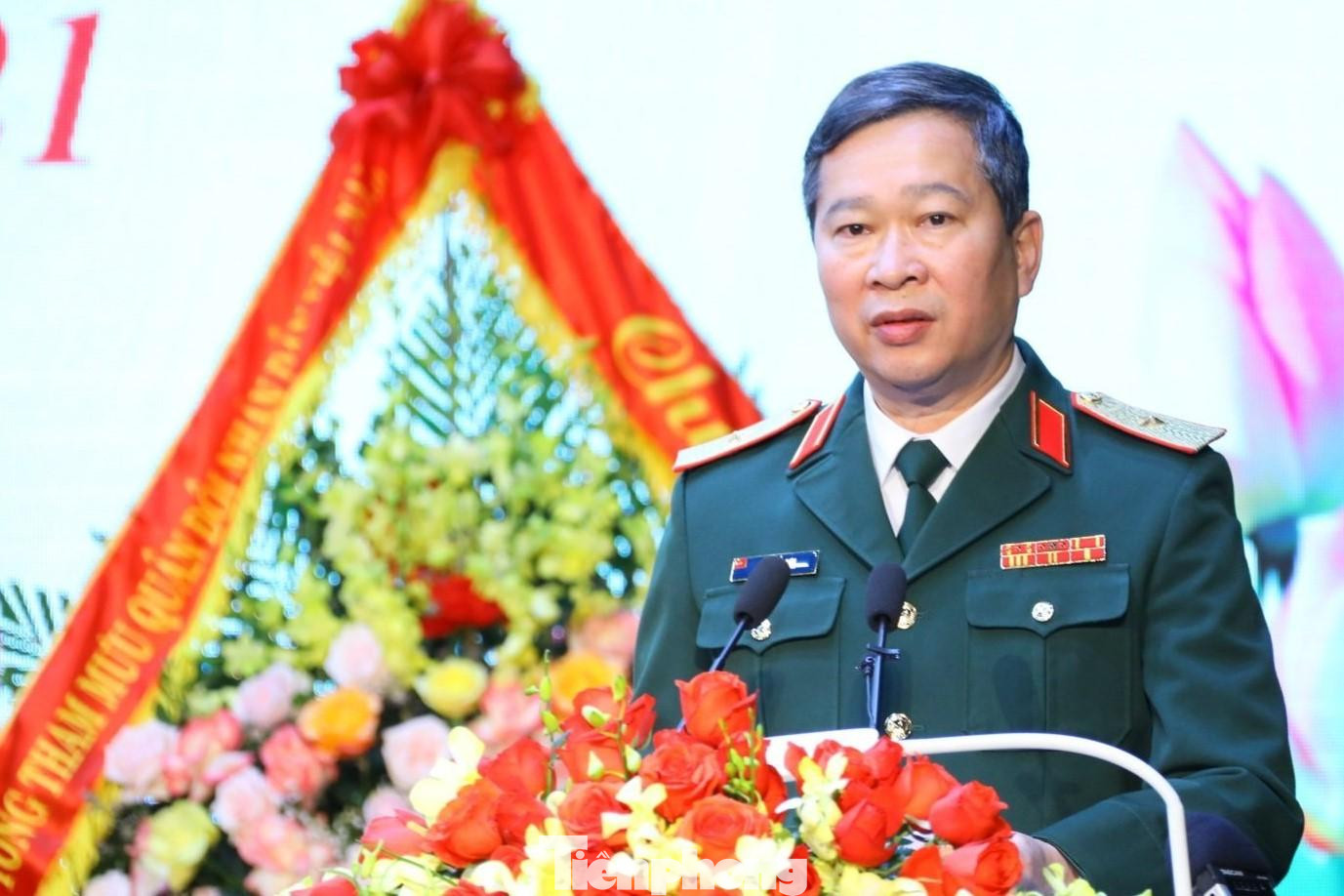 Thiếu tướng Bùi Hải Sơn, quyền Trưởng ban Ban Quản lý Lăng Chủ tịch Hồ Chí Minh, Tư lệnh Bộ tư lệnh Bảo vệ Lăng Chủ tịch Hồ Chí Minh phát biểu tại buổi lễ