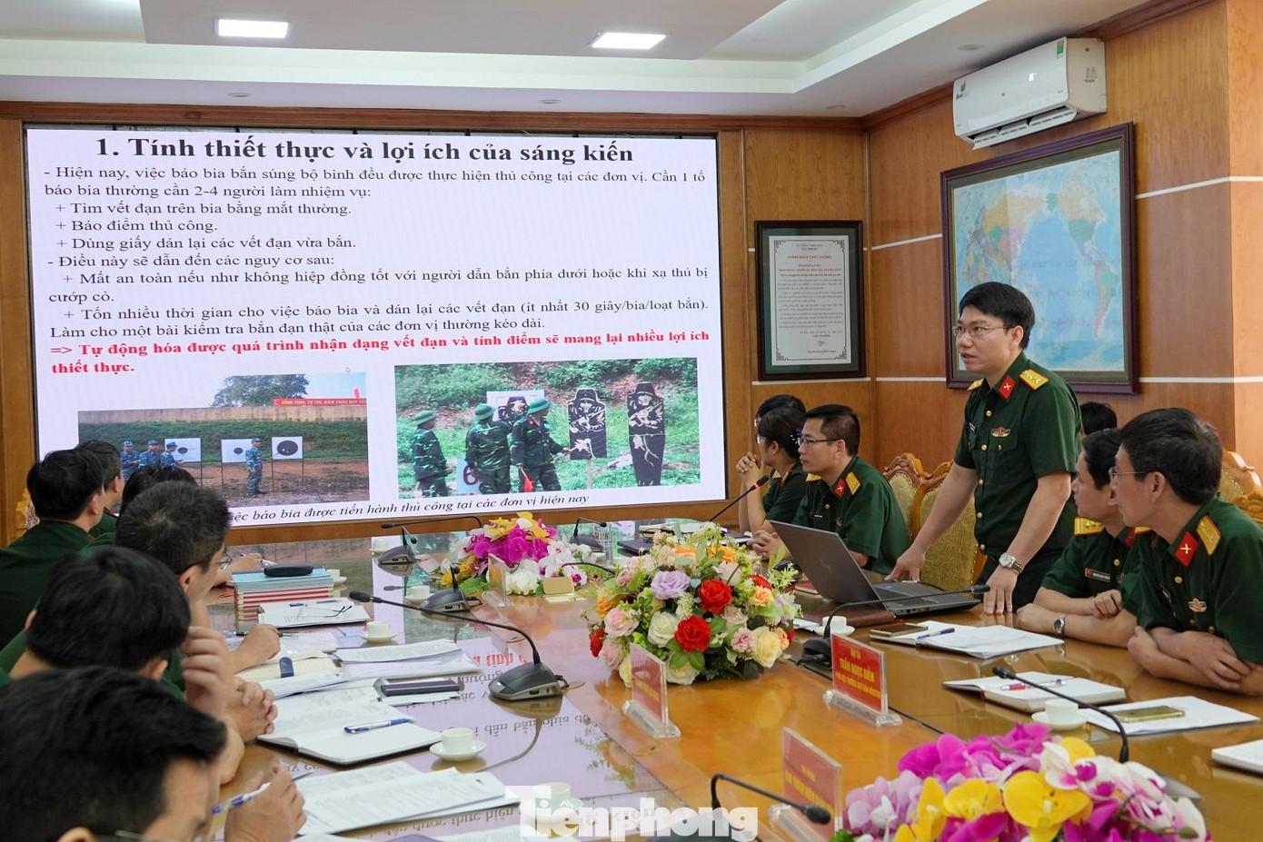 Đại diện tác giả thuộc Bộ Tổng Tham mưu báo cáo kết quả công trình nghiên cứu với đoàn khảo sát, sáng 19/4 Đại diện tác giả thuộc Bộ Tổng Tham mưu báo cáo kết quả công trình nghiên cứu với đoàn khảo sát, sáng 19/4