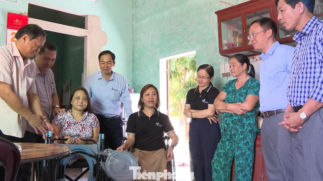 Trung tâm NACCET thăm tặng quà các gia đình nạn nhân bị nhiễm chất độc da cam tại Quảng Trị, tháng 6/2020