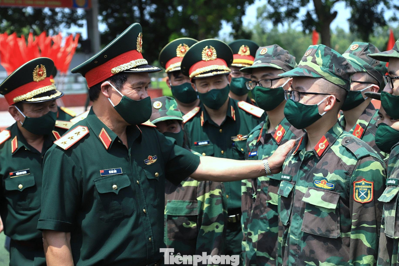 Thượng tướng Vũ Hải Sản, Thứ trưởng, Trưởng ban Chỉ đạo phòng chống dịch COVID-19 Bộ Quốc phòng động viên lực lượng quân y vào giúp TPHCM và các tỉnh phía Nam chống dịch Thượng tướng Vũ Hải Sản, Thứ trưởng, Trưởng ban Chỉ đạo phòng chống dịch COVID-19 Bộ Quốc phòng động viên lực lượng quân y vào giúp TPHCM và các tỉnh phía Nam chống dịch