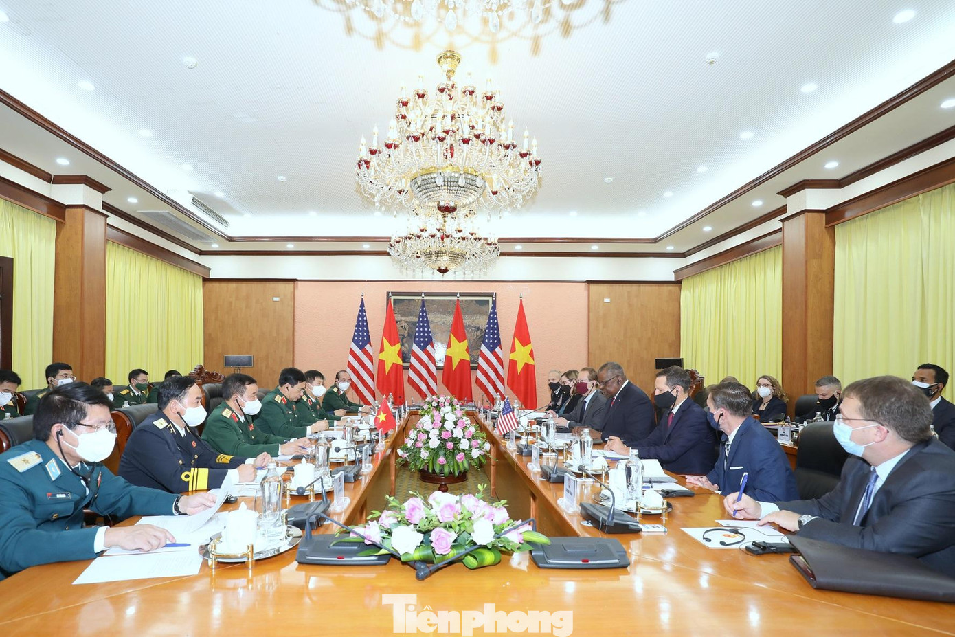 Đoàn quân sự cấp cao hai nước hội đàm dưới sự chủ trì của hai Bộ trưởng Đoàn quân sự cấp cao hai nước hội đàm dưới sự chủ trì của hai Bộ trưởng