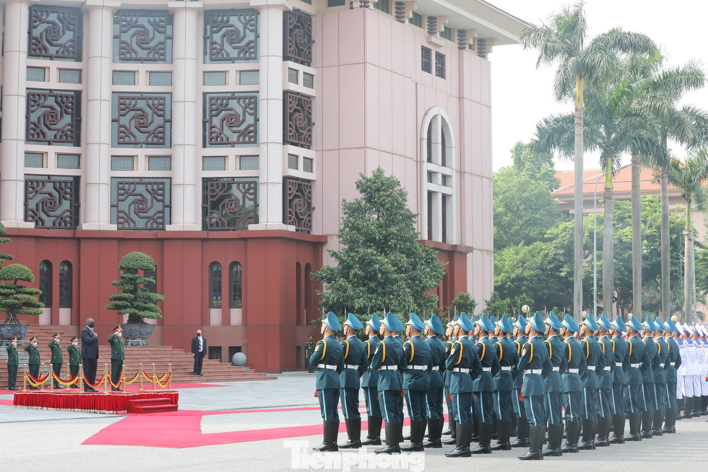 Lễ đón chính thức Bộ trưởng Quốc phòng Mỹ Lloyd Austin tại trụ sở Bộ Quốc phòng Lễ đón chính thức Bộ trưởng Quốc phòng Mỹ Lloyd Austin tại trụ sở Bộ Quốc phòng