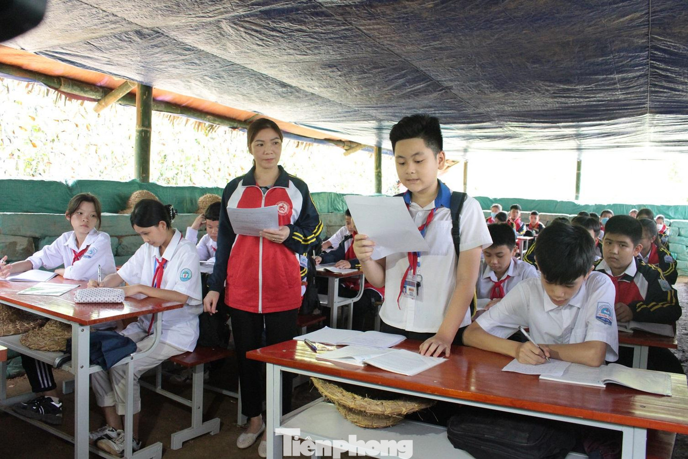 Lớp học thời chiến trong diễn tập