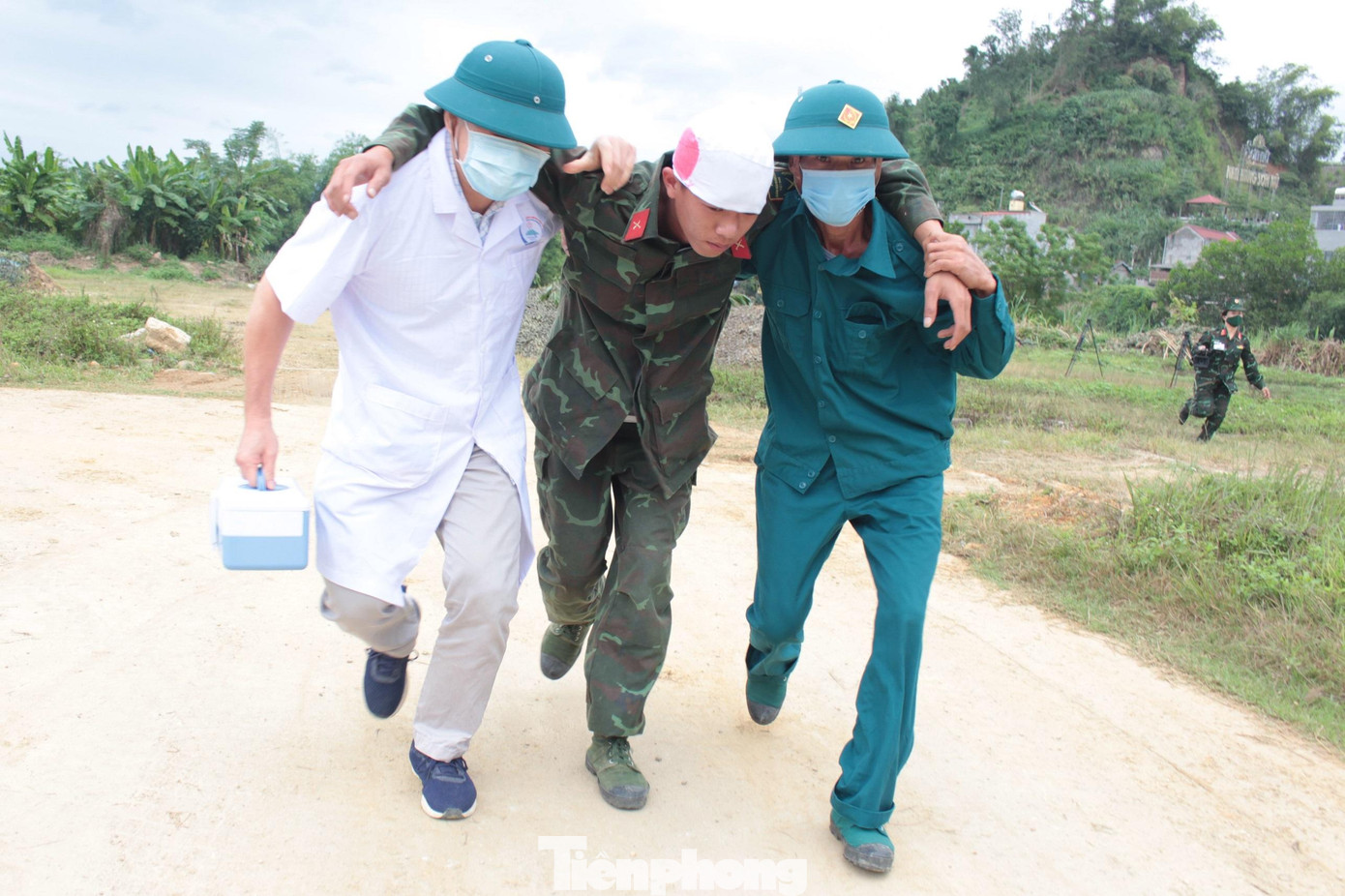 Cấp cứu thương binh trong chiến đấu