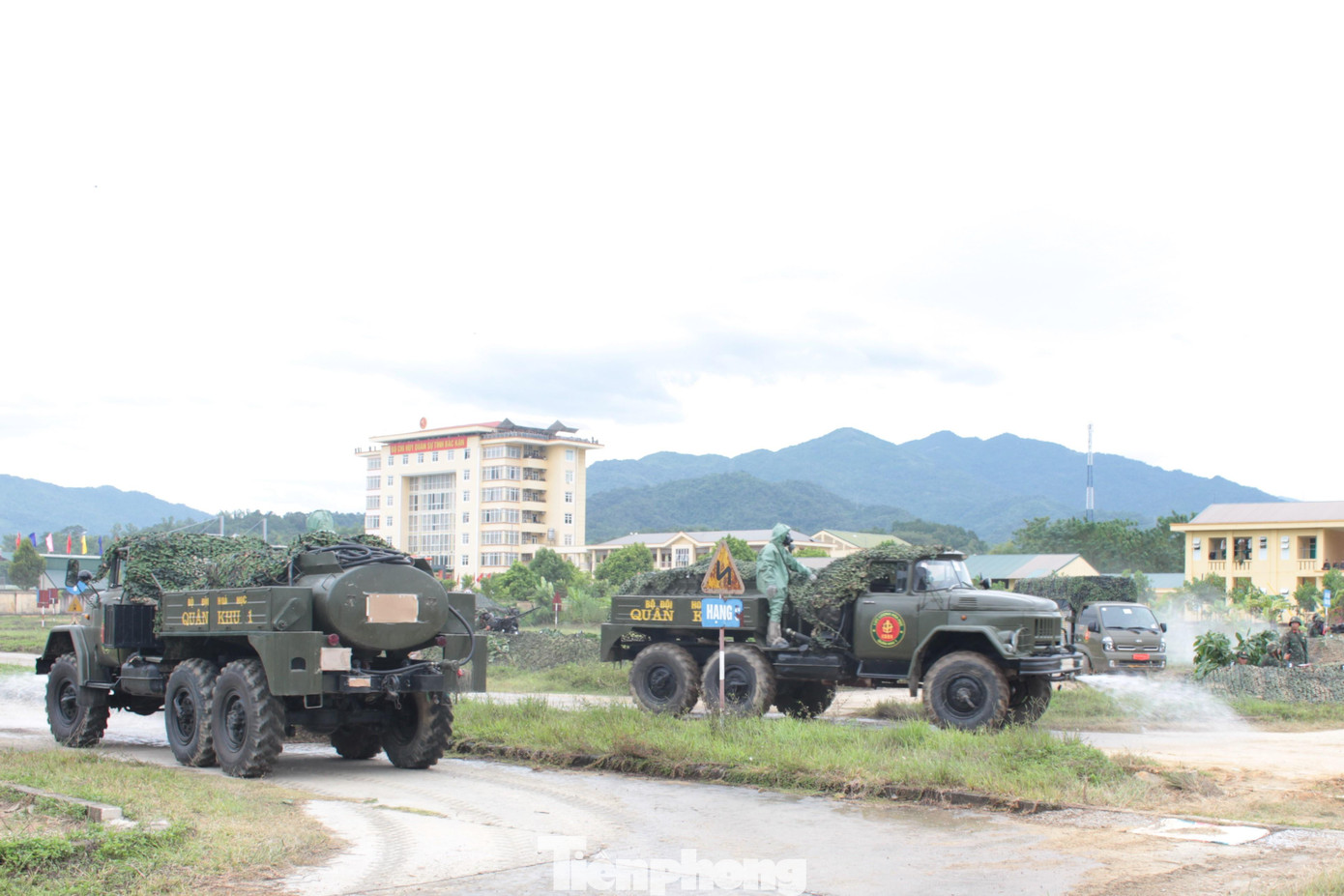 Lực lượng phòng hóa tham gia xử lý tình huống trong diễn tập