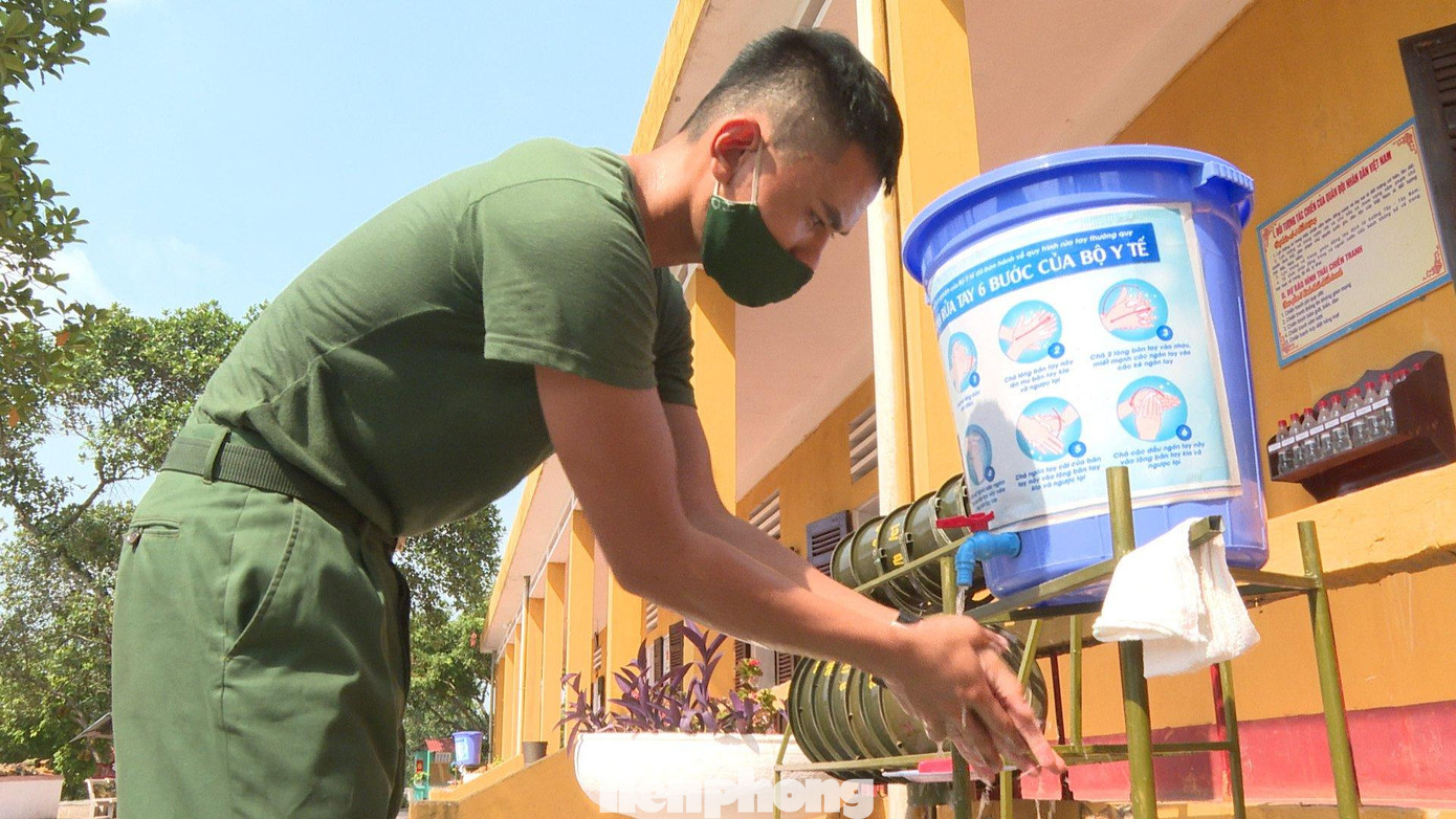 Thường xuyên rửa tay, sát khuẩn theo thông điệp 5K Thường xuyên rửa tay, sát khuẩn theo thông điệp 5K