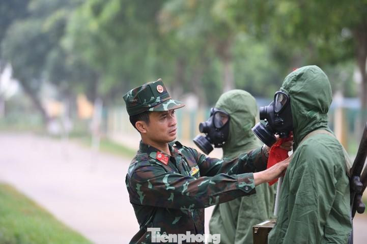 Kiểm tra trang bị sau khi thử mặt nạ Kiểm tra trang bị sau khi thử mặt nạ