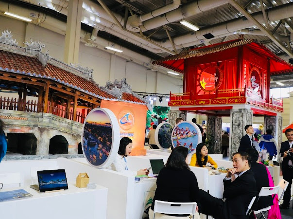 Gian Việt Nam được thiết kế độc đáo và giàu bản sắc.