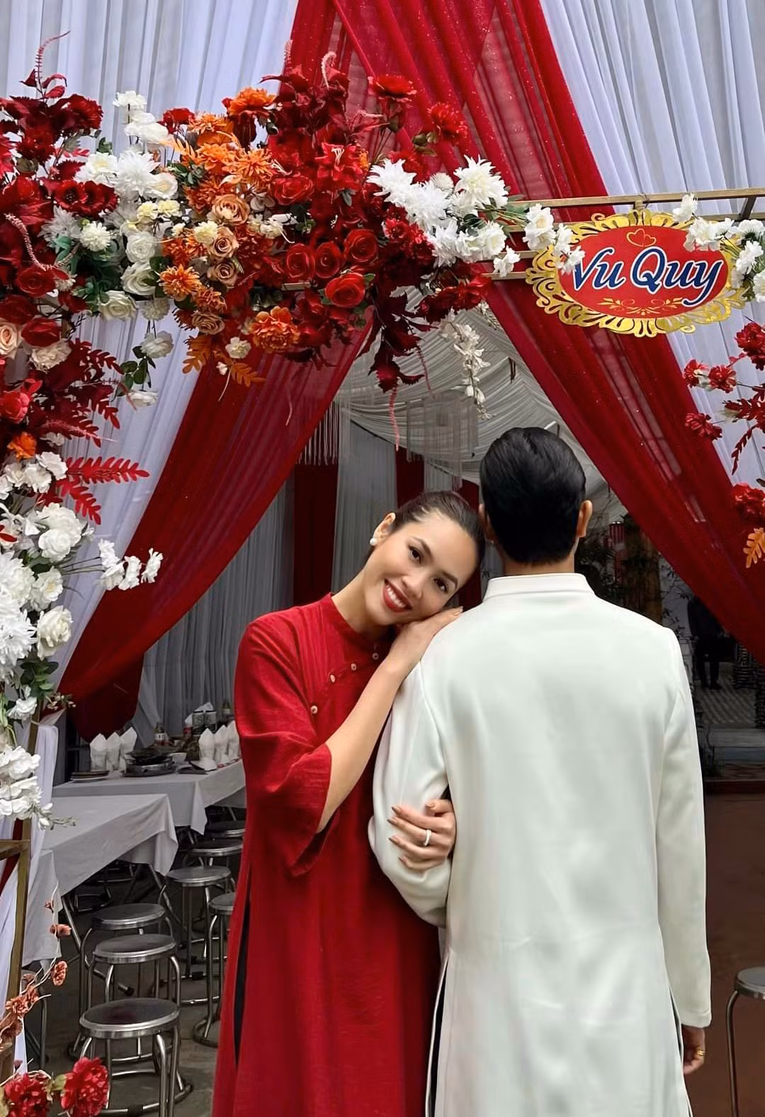 Hình ảnh của Hoàng My trong đám cưới em trai.
