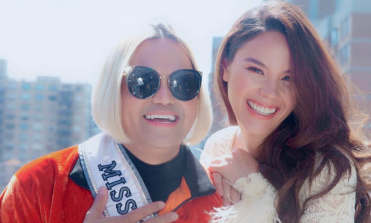 Doanh nhân người Dubai Josh Yugen - chủ sở hữu của cuộc thi Miss Universe Pakistan và Hoa hậu Hoàn vũ 2018 Catriona Gray.