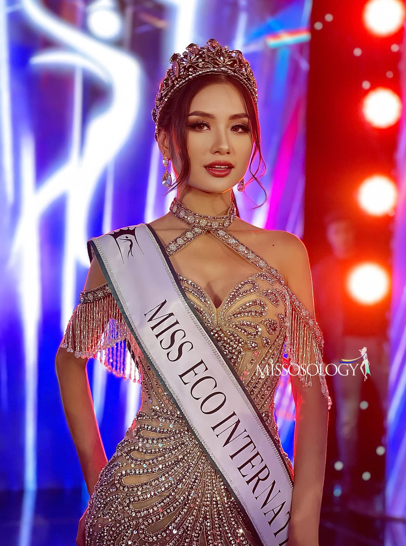 Đại diện Việt Nam Nguyễn Thanh Hà đã đăng quang ngôi vị cao nhất tại cuộc thi Miss Eco International - Hoa hậu Môi trường Thế giới 2023. Đại diện Việt Nam Nguyễn Thanh Hà đã đăng quang ngôi vị cao nhất tại cuộc thi Miss Eco International - Hoa hậu Môi trường Thế giới 2023.