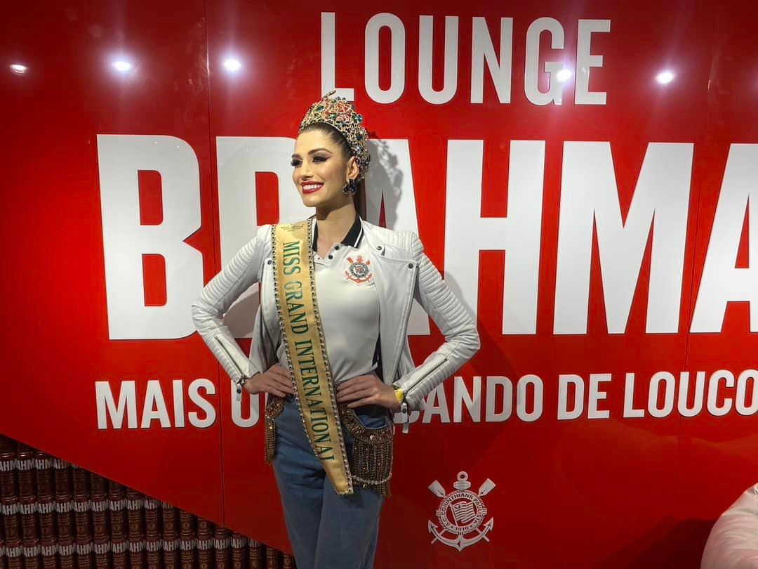 Isabella Menin cùng ông Nawat trở về quê nhà Brazil sau 4 tháng đăng quang.