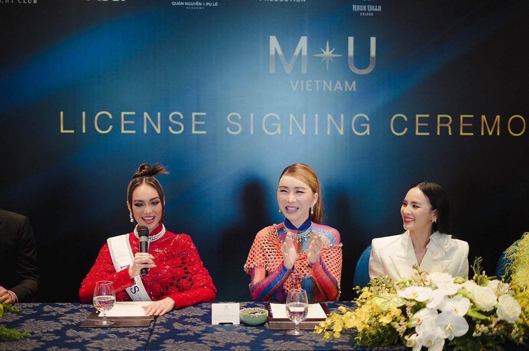 Bà Anne trong buổi họp báo công bố đơn vị mới nắm bản quyền Miss Universe ở Việt Nam hôm 24/2. Bà Anne trong buổi họp báo công bố đơn vị mới nắm bản quyền Miss Universe ở Việt Nam hôm 24/2.