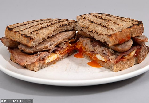 Jan Moir chê món bánh sandwich yêu thích của Brooklyn là lố bịch. Ảnh: Daily Mail Jan Moir chê món bánh sandwich yêu thích của Brooklyn là lố bịch. Ảnh: Daily Mail