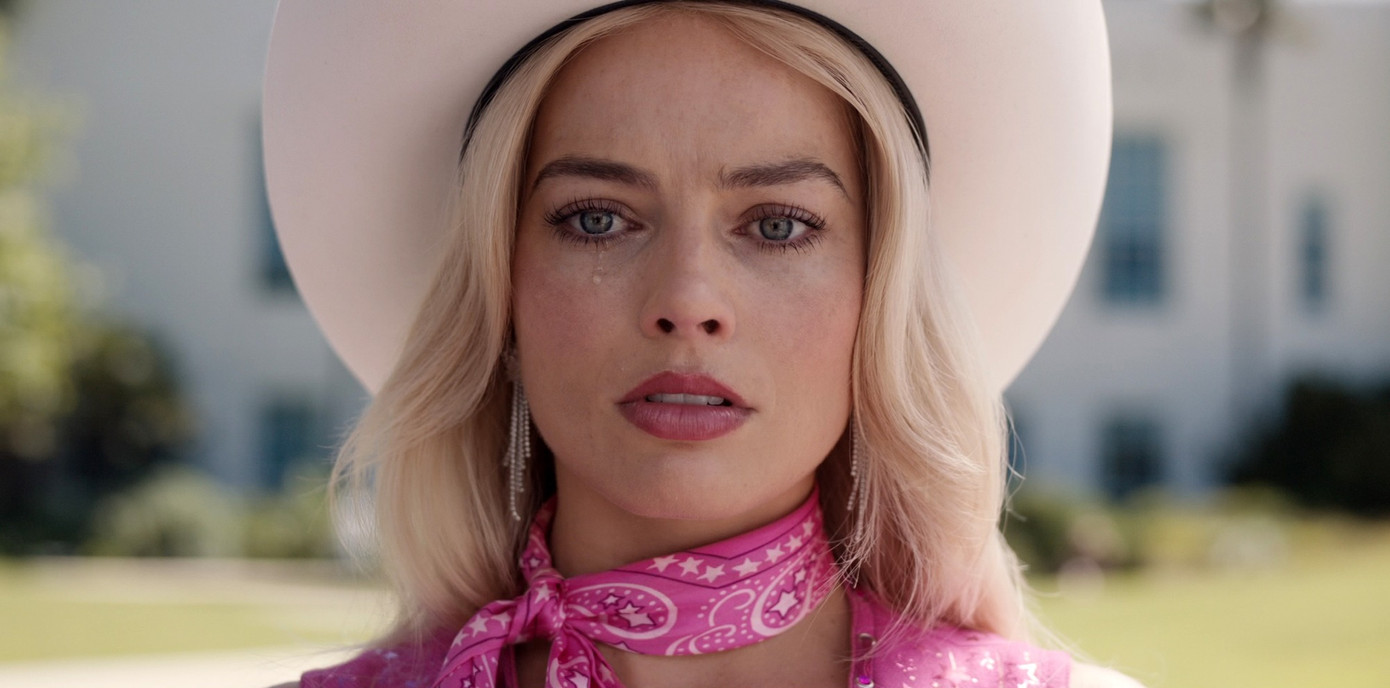 Margot Robbie gây ấn tượng với vai Barbie nhưng lại trắng tay. Ảnh: Warner Bros. Pictures