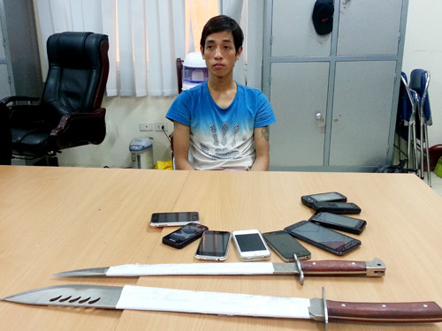  Đối tượng Nguyễn Mạnh Hiếu và tang vật vụ án