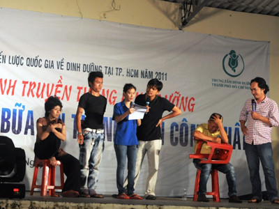 Diễn kịch truyền thông dinh dưỡng cho thanh niên công nhân tại TPHCM Ảnh: Quang Minh