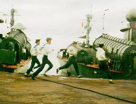 Hiện các tàu tên lửa Osa II đóng trong quân cảng phía Nam