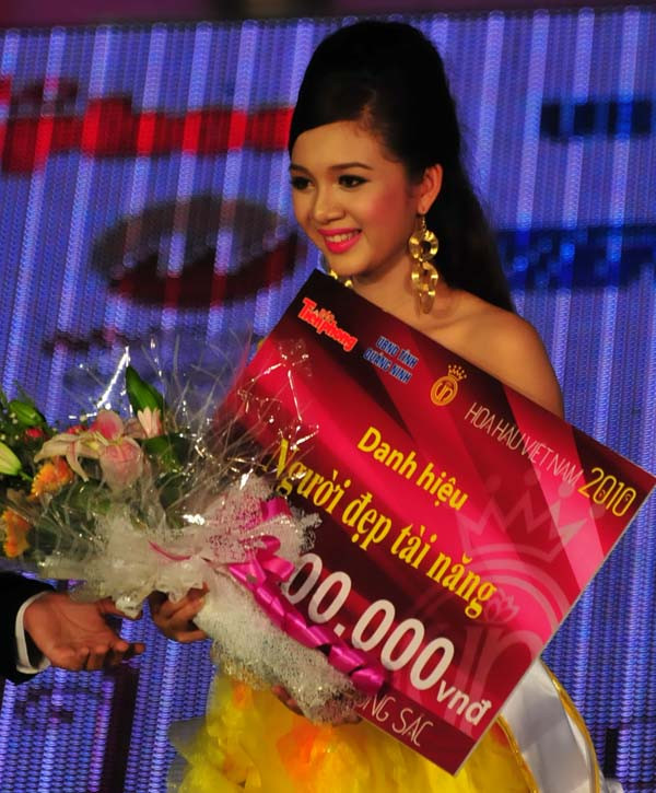 Người đẹp tài năng Nguyễn Phạm Bích Trâm