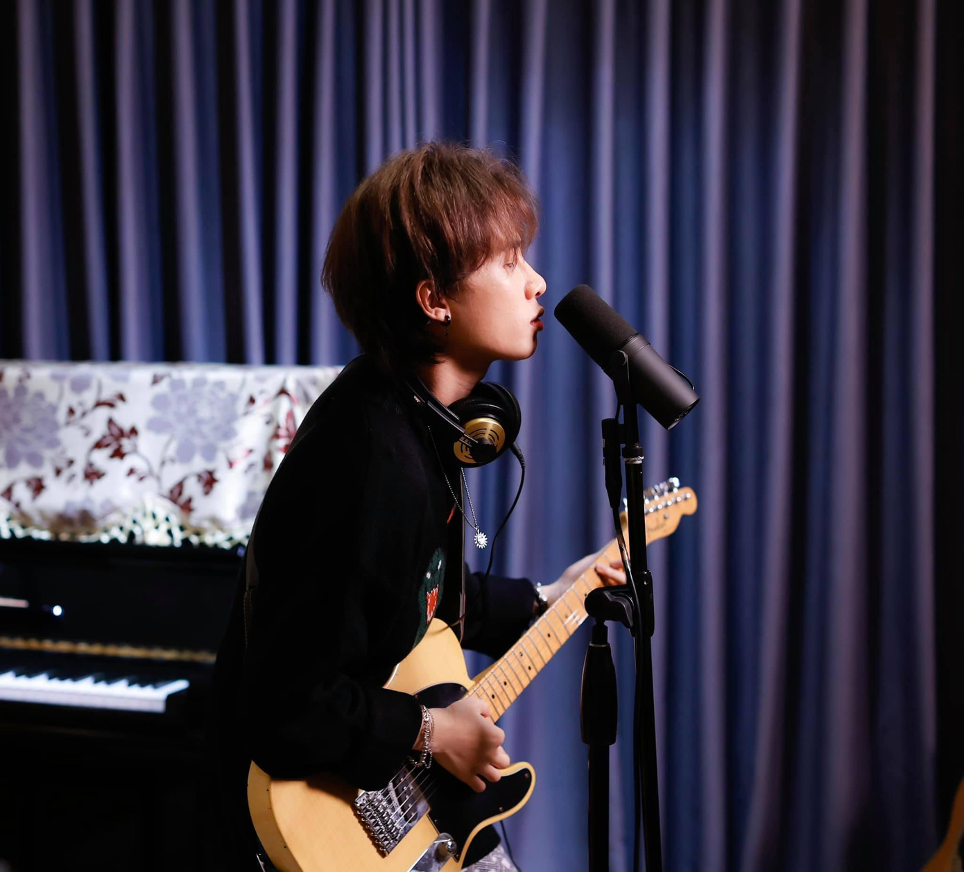 Hình ảnh gần đây nhất mà giọng ca gốc Bến Tre đăng tải. Hình ảnh gần đây nhất mà giọng ca gốc Bến Tre đăng tải.