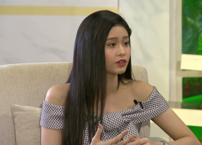 Trương Quỳnh Anh xót xa khi xem clip. Trương Quỳnh Anh xót xa khi xem clip.