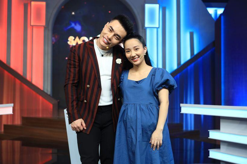 Quỳnh Quỳnh trở thành gương mặt quen thuộc với khán giả truyền hình vì thường xuyên tham gia gameshow cùng chồng.