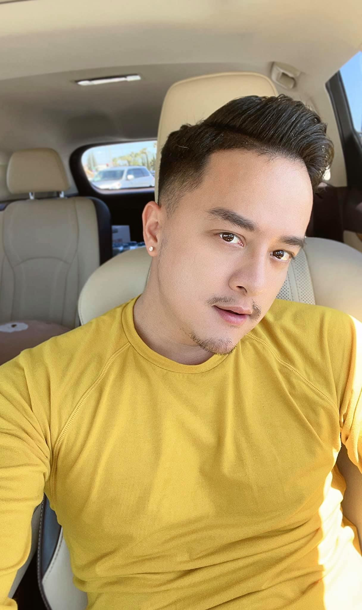 Nam ca sĩ đáp trả gay gắt không kém đàn anh nhưng lời lẽ có văn hóa hơn hẳn.