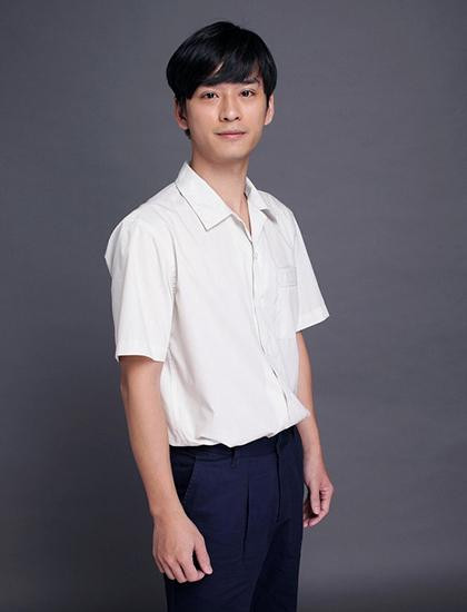 Vẻ thư sinh, nhẹ nhàng quen thuộc của "thầy Ngạn" trong Mắt Biếc. Vẻ thư sinh, nhẹ nhàng quen thuộc của "thầy Ngạn" trong Mắt Biếc.