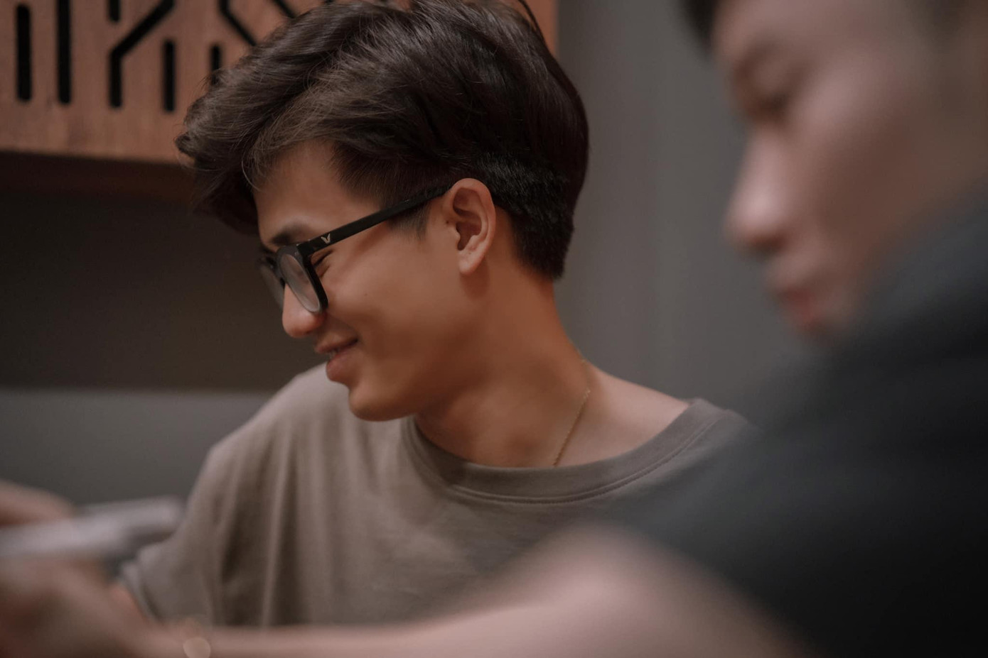 Người đồng hành cùng anh không ai khác là producer Onionn. Người đồng hành cùng anh không ai khác là producer Onionn.