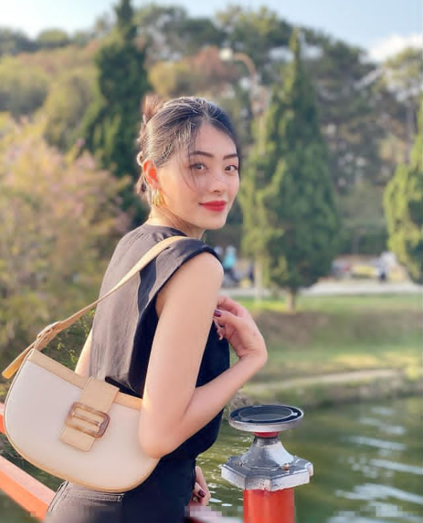 Cận cảnh nhan sắc của Thu Hà. Cận cảnh nhan sắc của Thu Hà.