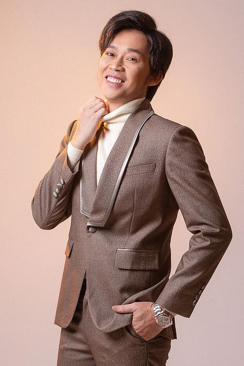 Nghệ sĩ Hoài Linh đang đứng trước nguy cơ mất điểm lớn trong mắt người hâm mộ. Nghệ sĩ Hoài Linh đang đứng trước nguy cơ mất điểm lớn trong mắt người hâm mộ.