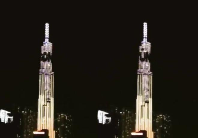 Khoảnh khắc tên của giọng ca "Cơn Mưa Ngang Qua" trên tòa nhà cao nhất Việt Nam. Khoảnh khắc tên của giọng ca "Cơn Mưa Ngang Qua" trên tòa nhà cao nhất Việt Nam.