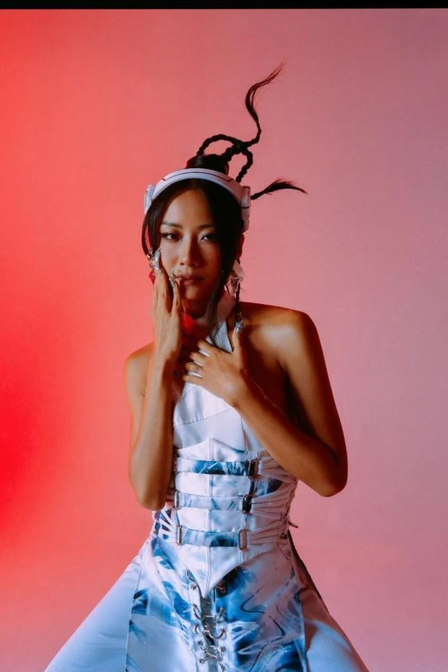 HLV Rap Việt 2020 vẫn sắc sảo và táo bạo trong album mới. HLV Rap Việt 2020 vẫn sắc sảo và táo bạo trong album mới.