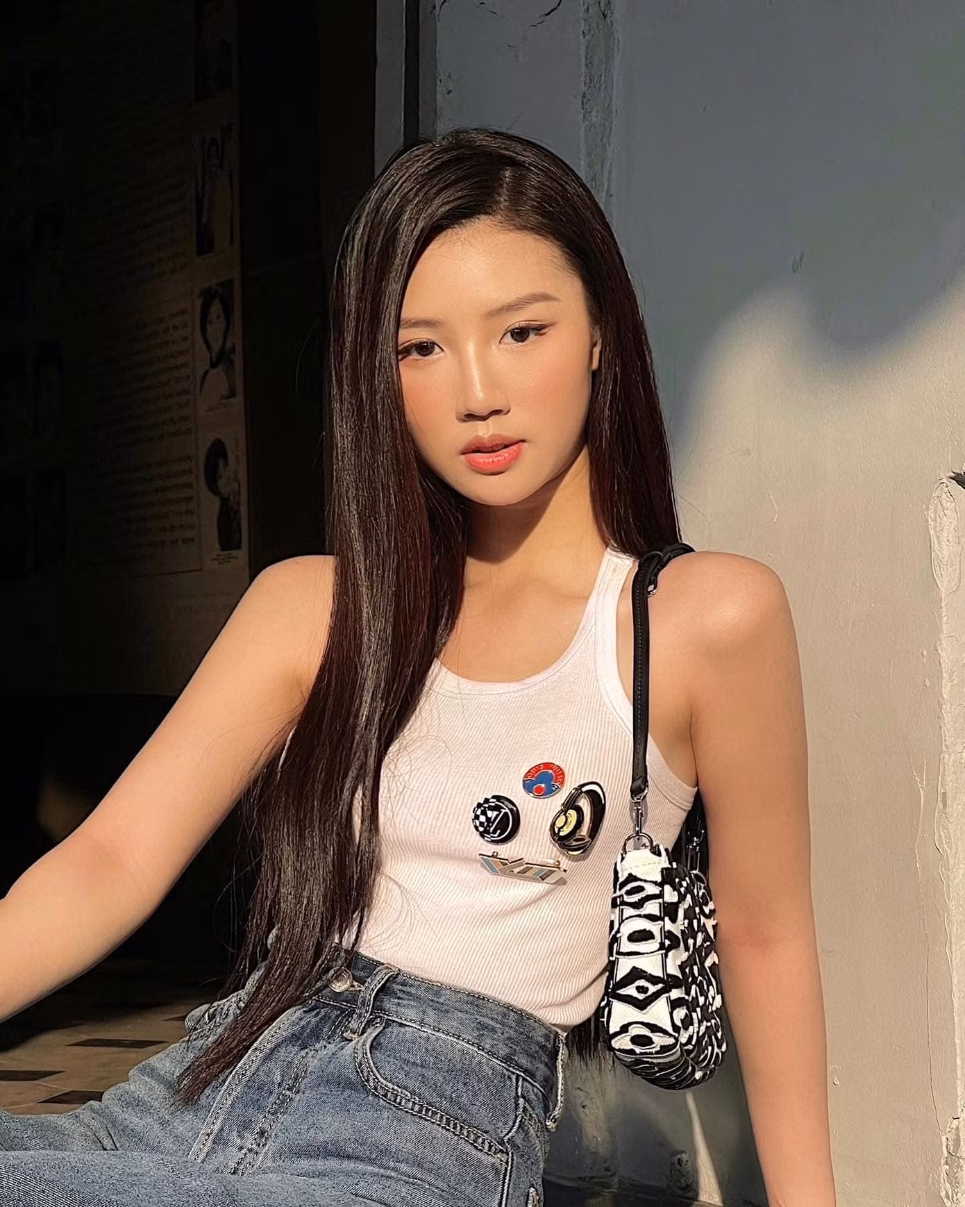 Nữ ca sĩ thăng hạng nhan sắc nhanh chóng dù mới hoạt động nghệ thuật.