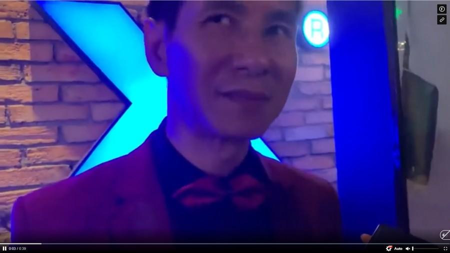 Lý Hải trả lời phỏng vấn vào họp báo chiều 15/4.