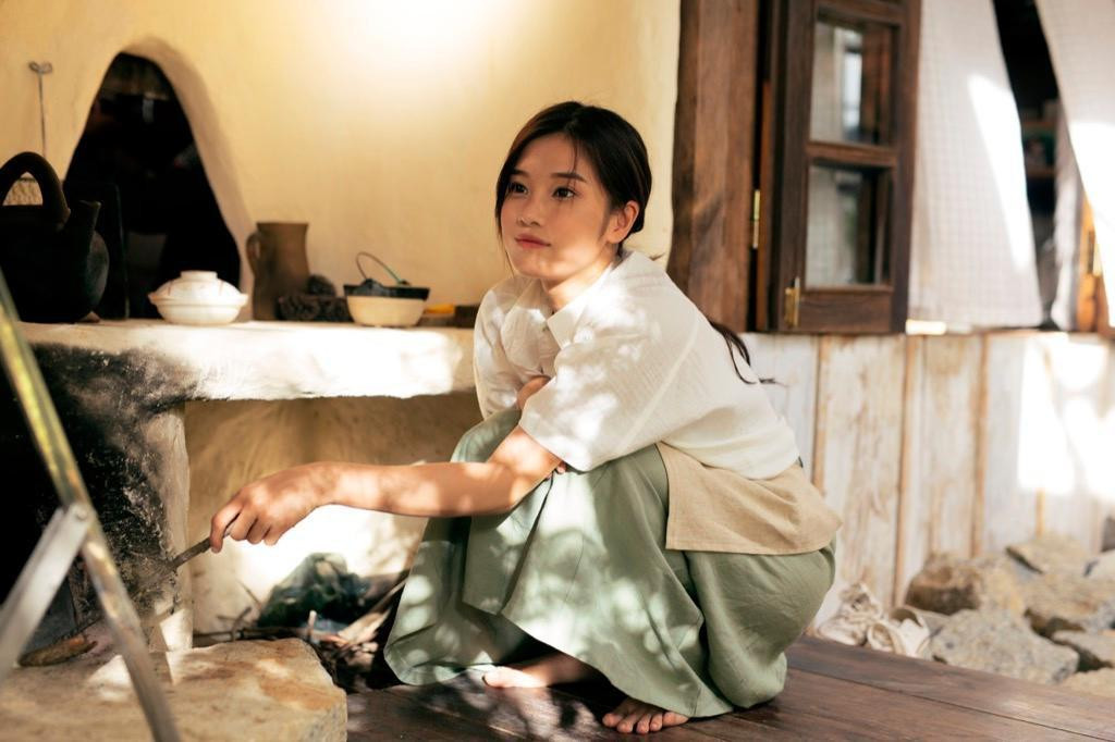 Nhan sắc Hoàng Yến được đánh giá cao với tạo hình lần này. Nhan sắc Hoàng Yến được đánh giá cao với tạo hình lần này.