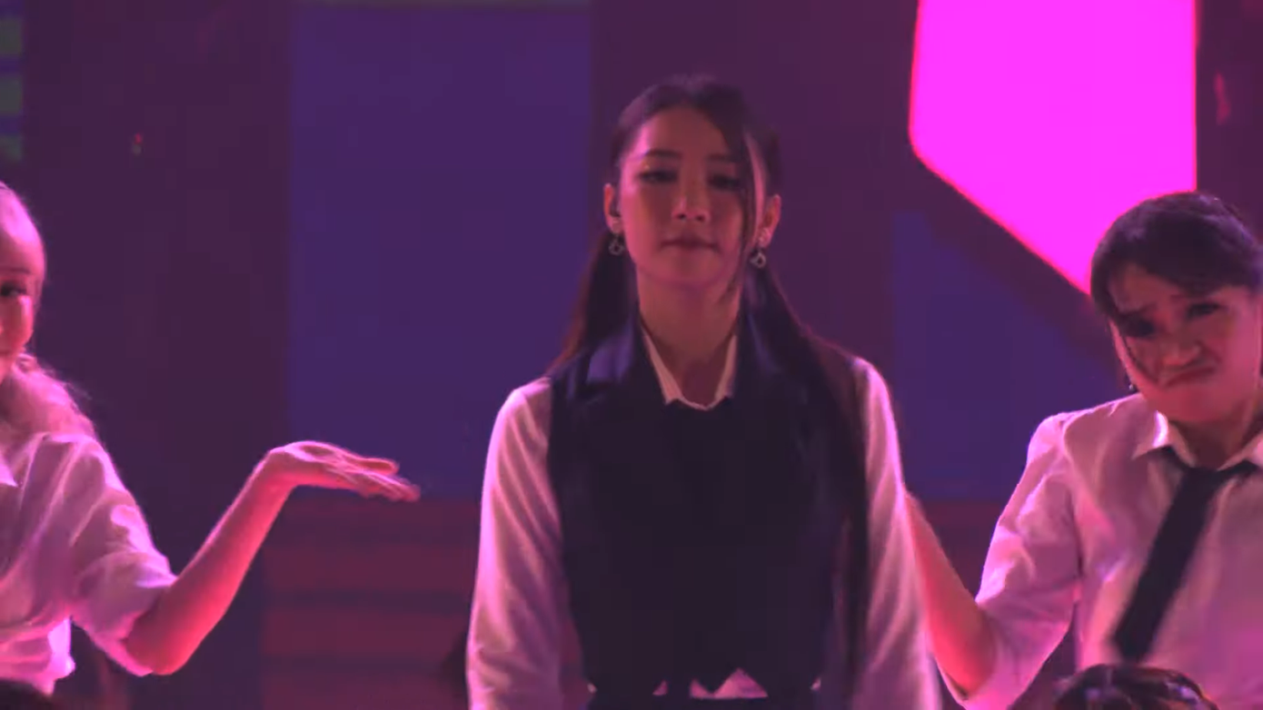 Nữ ca sĩ trong đêm nhạc gây ồn ào cuối tuần qua. Nữ ca sĩ trong đêm nhạc gây ồn ào cuối tuần qua.