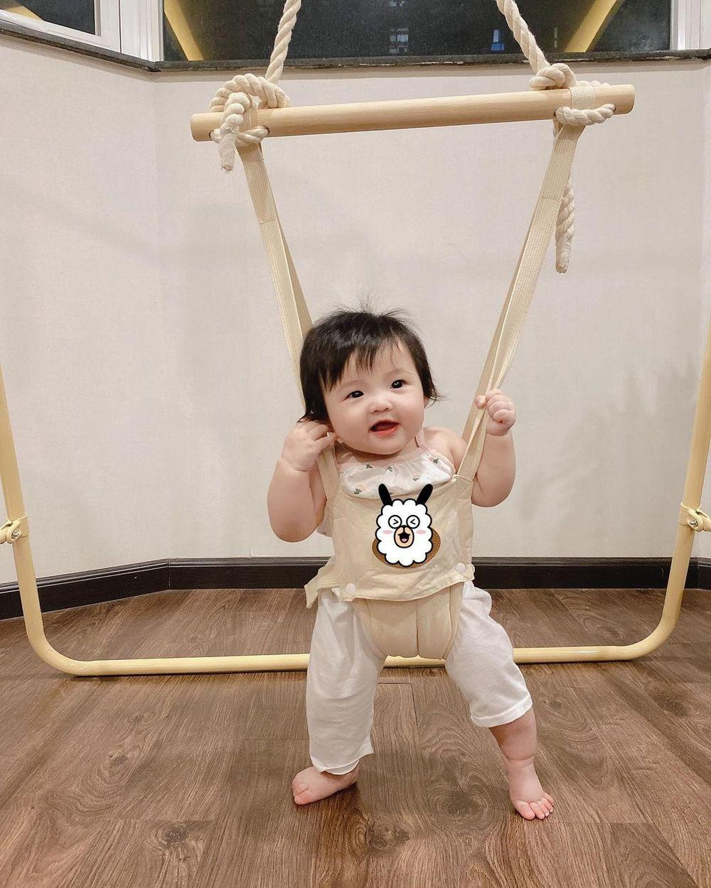 Tuyệt chiêu "bánh bao thần chưởng" của Winnie chưa bao giờ làm người hâm mộ thất vọng. Tuyệt chiêu "bánh bao thần chưởng" của Winnie chưa bao giờ làm người hâm mộ thất vọng.