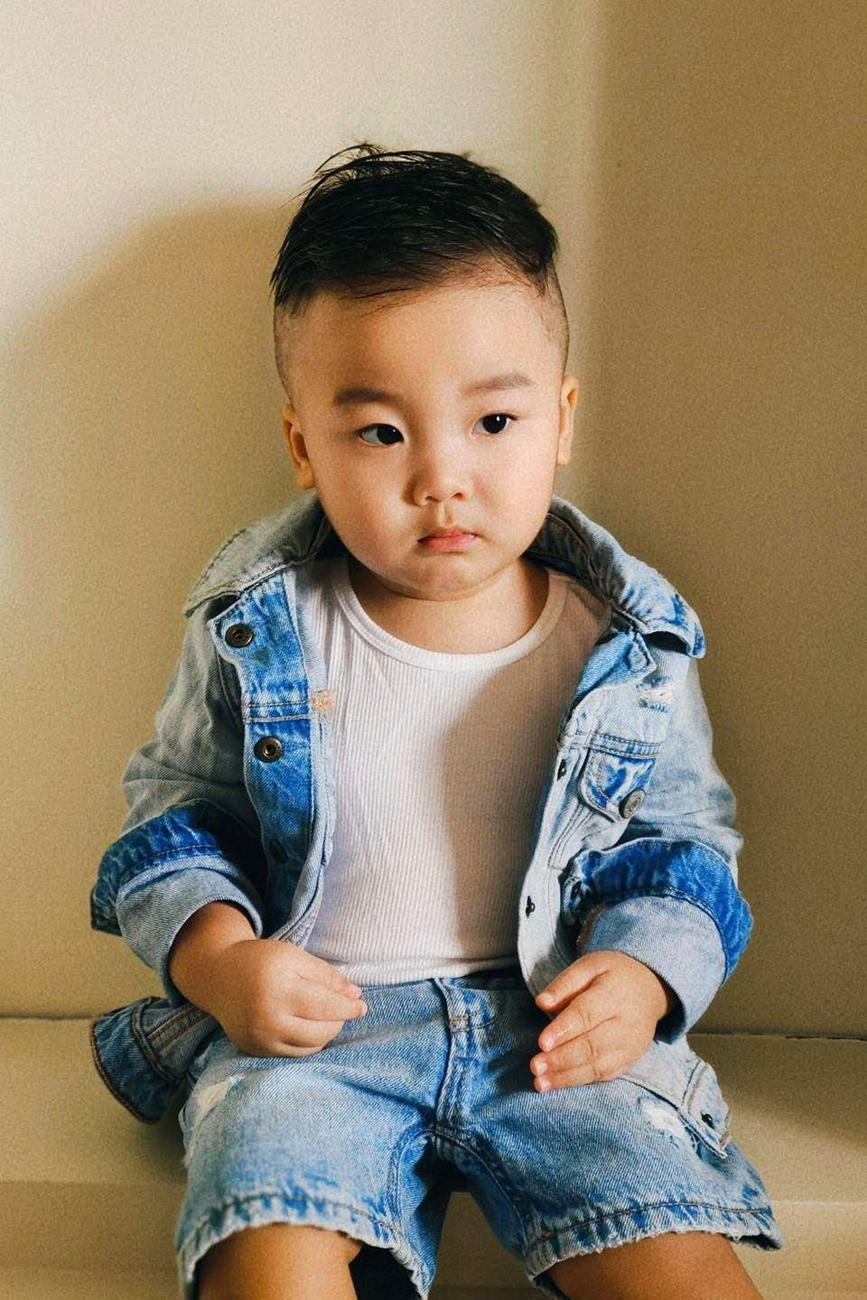 Bé Bo 2 tuổi được khen điển trai, khôi ngô. Bé Bo 2 tuổi được khen điển trai, khôi ngô.