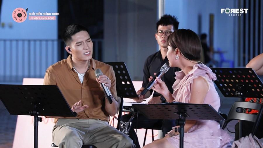 Mỗi tiết mục trong chương trình đều được thực hiện chỉn chu, thể hiện nét đẹp riêng trong giọng hát của các ca sĩ. Mỗi tiết mục trong chương trình đều được thực hiện chỉn chu, thể hiện nét đẹp riêng trong giọng hát của các ca sĩ.