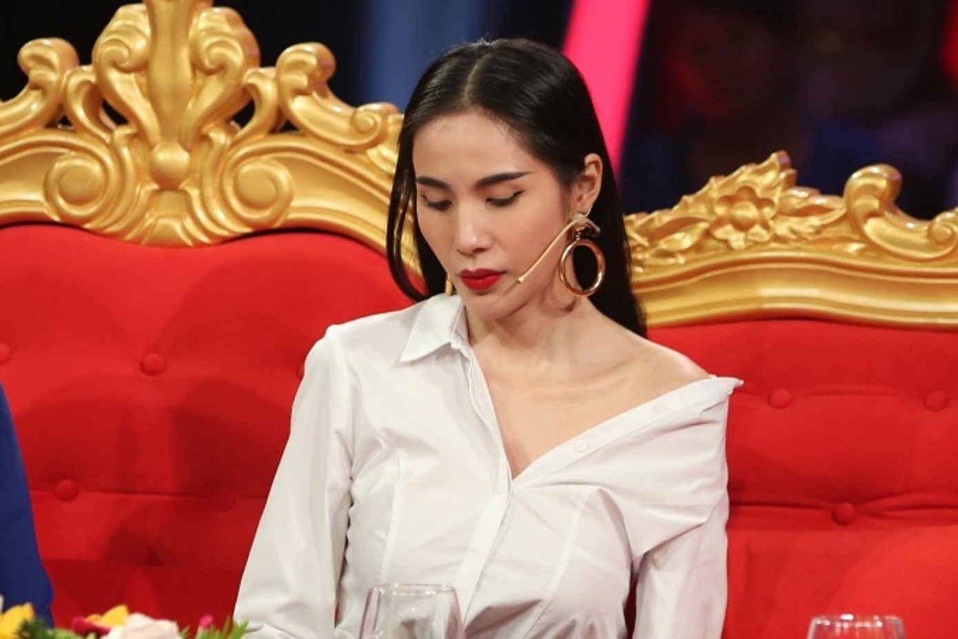 Thủy Tiên lại gây tranh cãi thời gian gần đây vì câu chuyện tiền từ thiện.