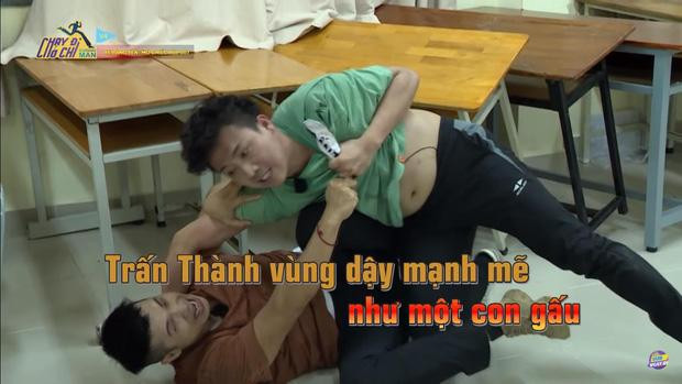 Khoảnh khắc khiến MC đình đám trở thành "đuông dừa" trong mắt đồng nghiệp. Khoảnh khắc khiến MC đình đám trở thành "đuông dừa" trong mắt đồng nghiệp.