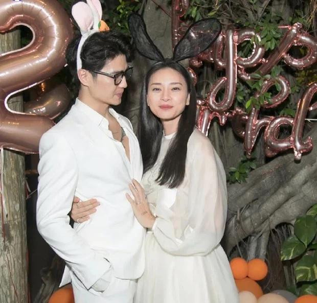 Trong ngày sinh nhật, Ngô Thanh Vân chia sẻ cô đang hạnh phúc vì có Huy Trần. Trong ngày sinh nhật, Ngô Thanh Vân chia sẻ cô đang hạnh phúc vì có Huy Trần.