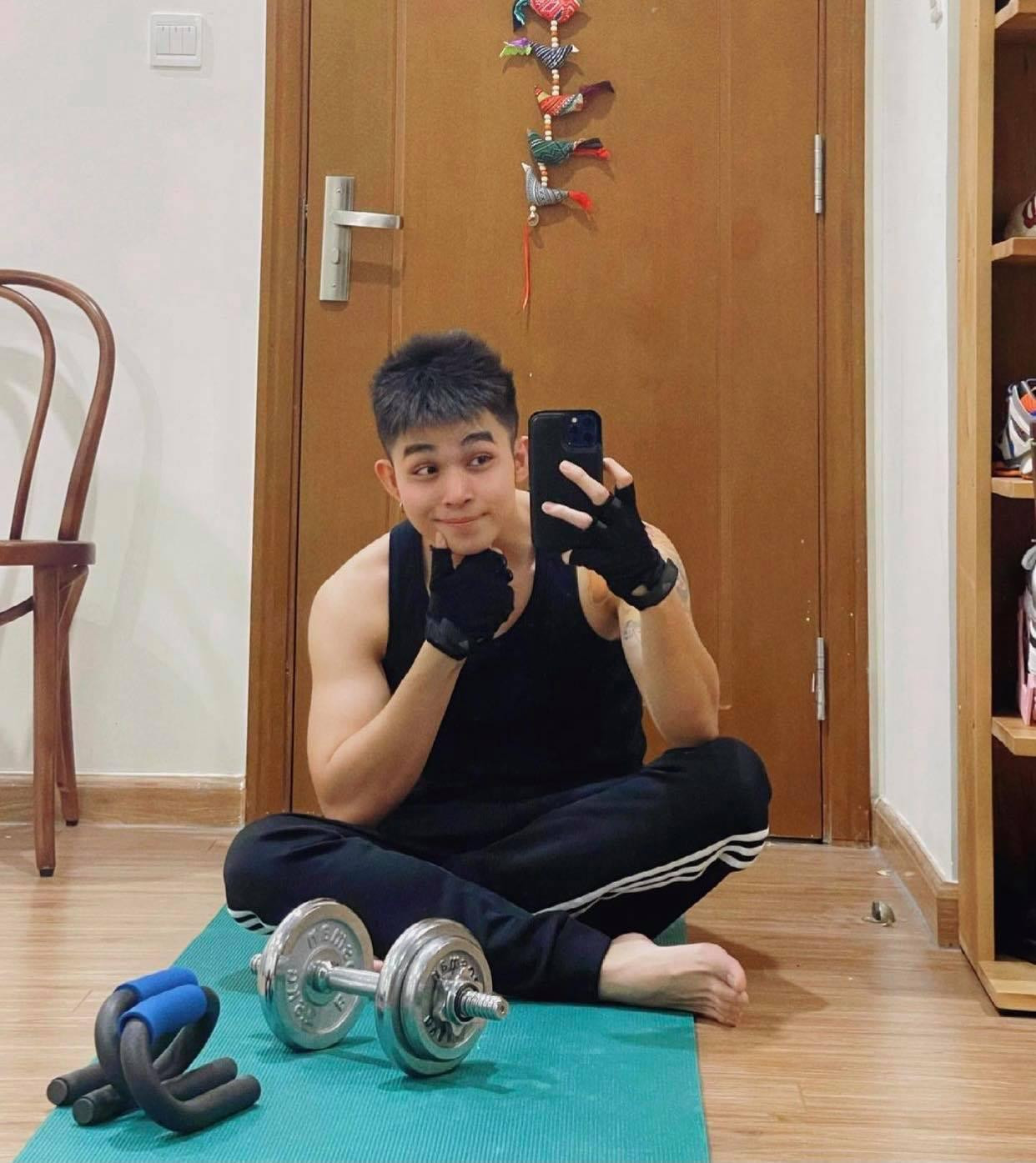 Jun Phạm nam tính, mạnh mẽ hơn rất nhiều so với khi tham gia Running Man Vietnam mùa 1.