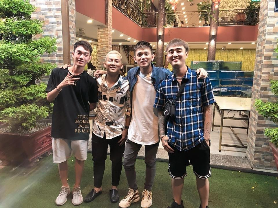 4 nghệ sĩ cùng chung công ty quản lý (từ trái sang) Masew, Hoài Lâm, B Ray, Đạt G.