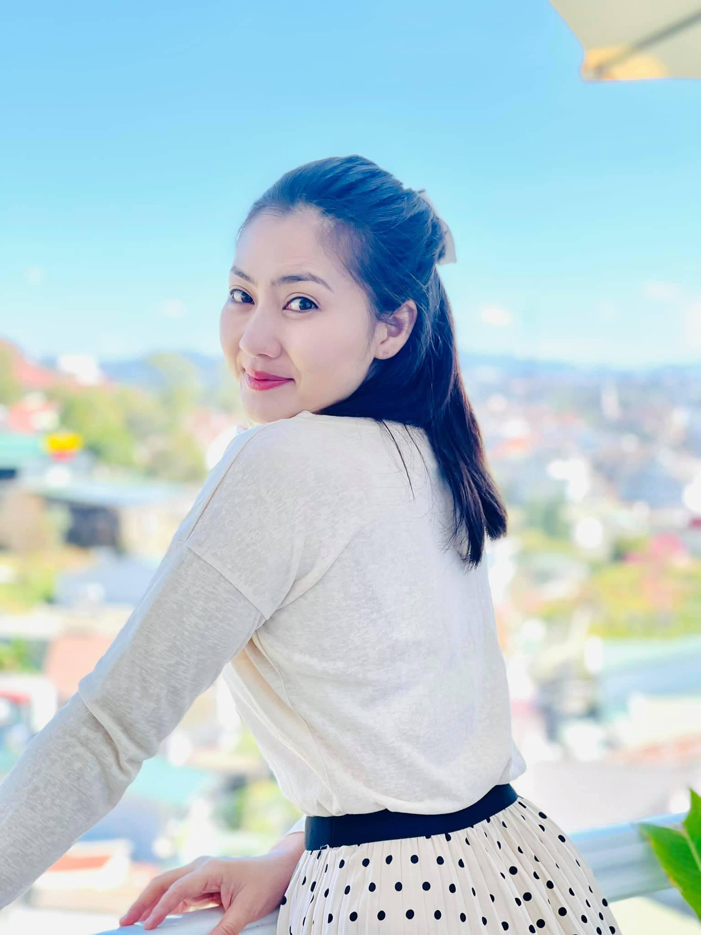 Gương mặt mộc của Ngọc Lan cũng vô cùng rạng rỡ.